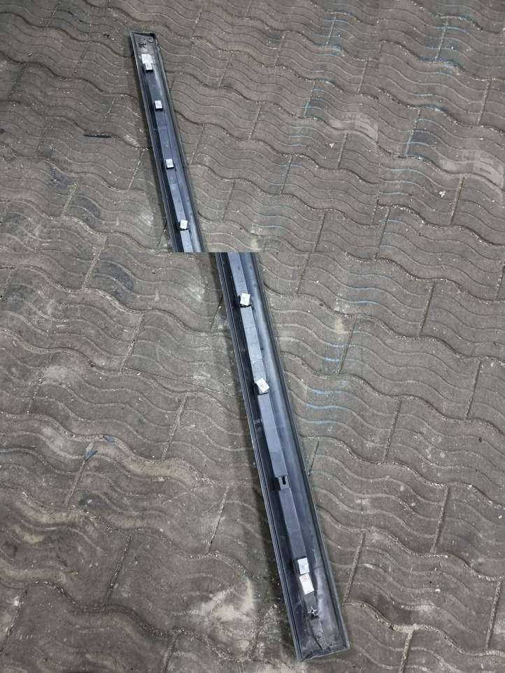 Hyundai Santa Fe (2005 - 2009)  877502B000 Отделка (молдинг) передней двери