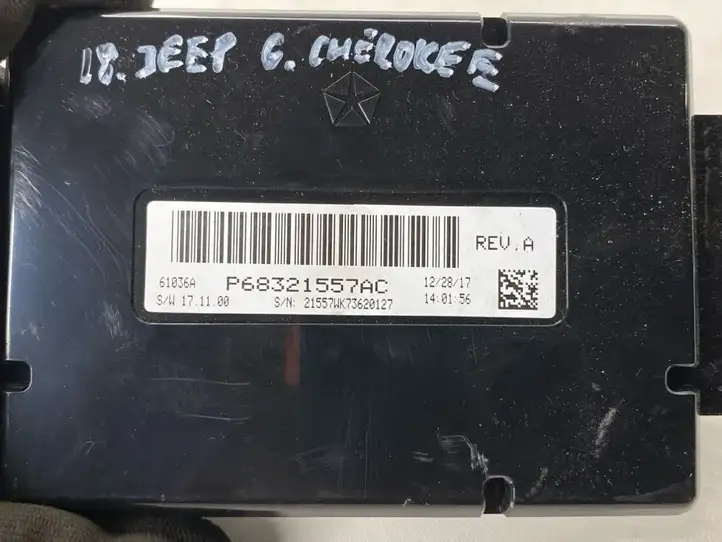 Jeep (2018 - ) 68321557AC Модуль управления кондиционером — фото 5