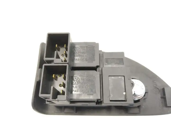 Volkswagen PASSAT B6 (2005 - 2010) 1J0959833A Кнопка закрытия багажника — фото 3