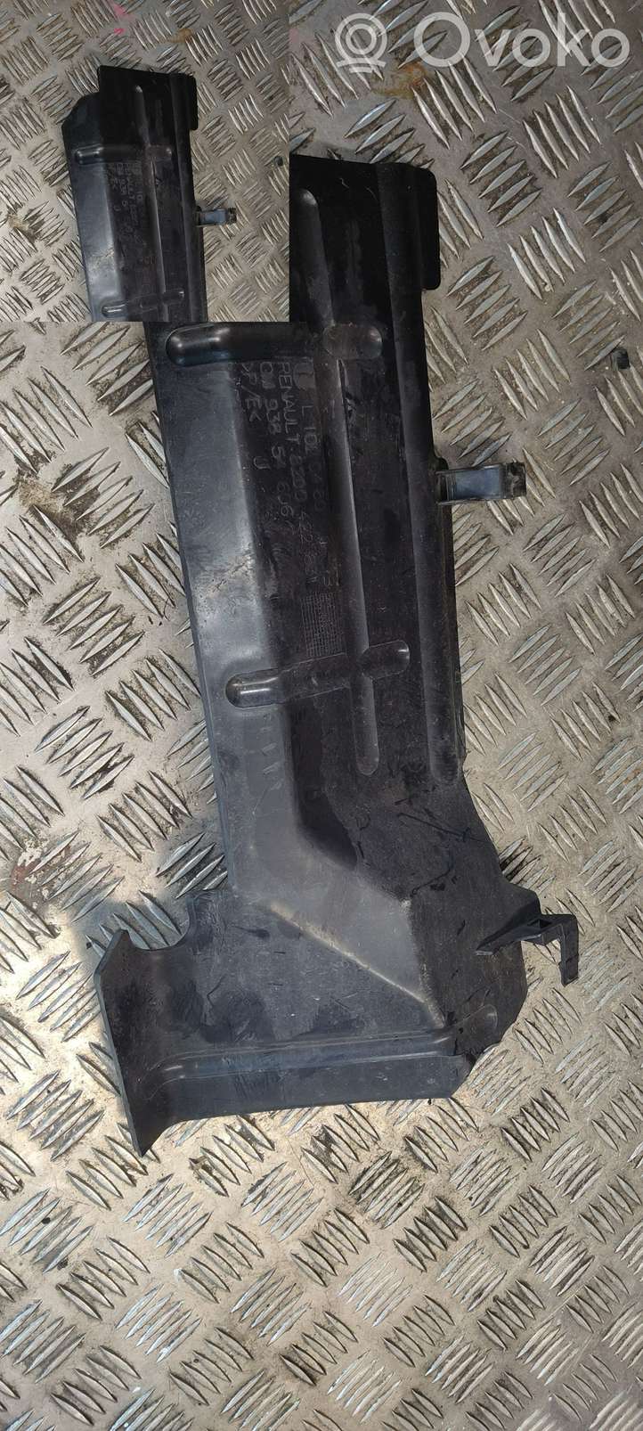 Renault Trafic II (X83) (2002 - 2014)  8200422831 Устройство (устройства) для отвода воздуха