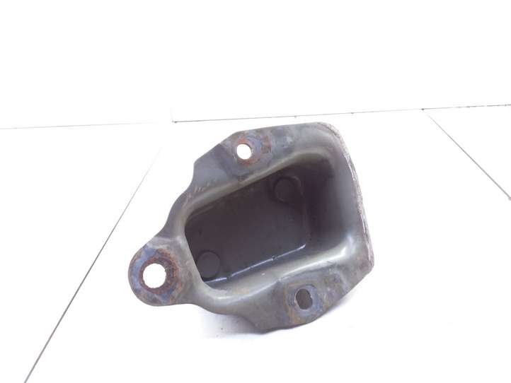 Toyota Corolla Verso E121 (2001 - 2004)    Держатель заднего бампера (кронштейн)