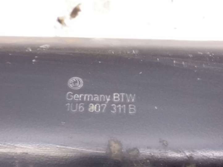 Skoda Octavia Mk1 (1U) (1996 - 2004)  1U6807311B  Усилитель заднего бампера (балка)
