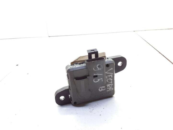 Opel Vectra (1999 - 2002)  09136114 Датчик удара надувных подушек