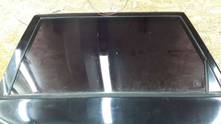 Toyota Avensis Verso (2001 - 2004)  E643R00033 Основное стекло передних дверей (четырехдверного автомобиля)