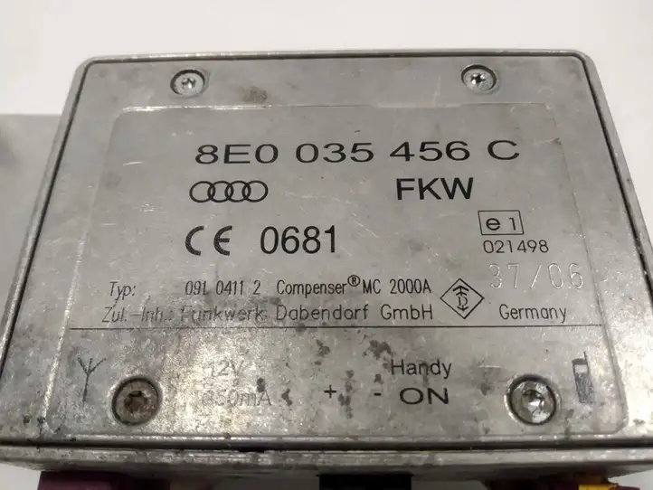 Audi A8 S8 D3 4E (2005 - 2007) 8E0035456C Усилитель антенны — фото 5