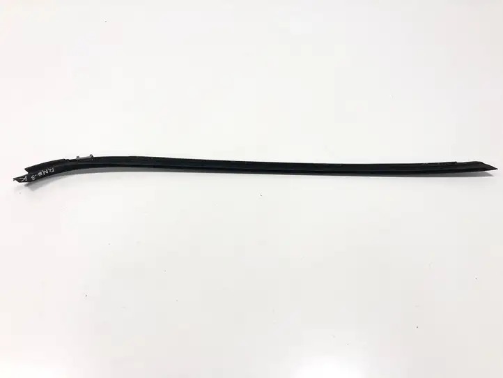 BMW 3 E90 E91 (2005 - 2012) Накладка стекла двери — фото 2