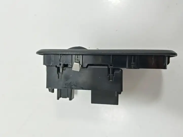 Volvo XC60 (2008 - 2013) 8A6T14A132FC Кнопка стеклоподъемников — фото 2