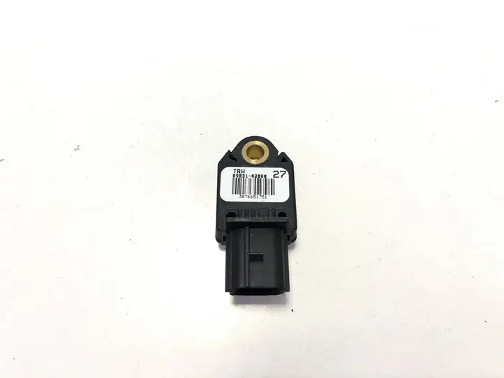 Toyota Auris 150 (2006 - 2012) 8983102060 Датчик удара SRS — фото 1