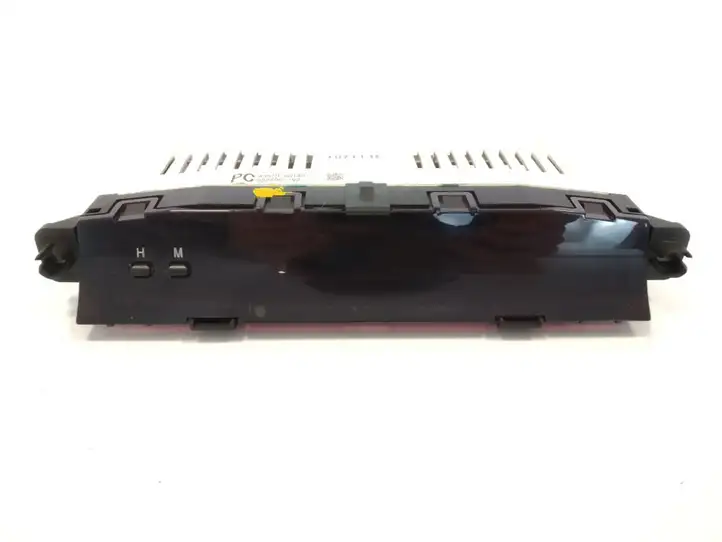 Toyota Land Cruiser (J120) (2002 - 2009) 8391060180 Автомобильные часы — фото 1
