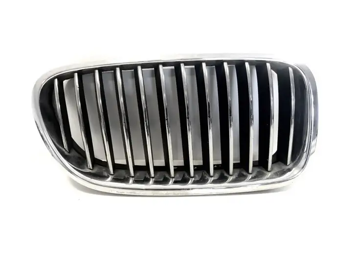 BMW 5 F10 F11 (2009 - 2016) 18801310 Передняя решетка — фото 1