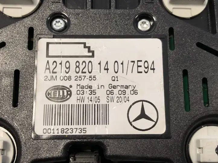 Mercedes-Benz CLS C219 (2003 - 2011) A2198201401 Задняя подсветка — фото 4