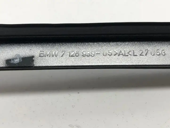 BMW 3 E90 E91 (2005 - 2012) 7126939 Накладка стекла передней двери — фото 3