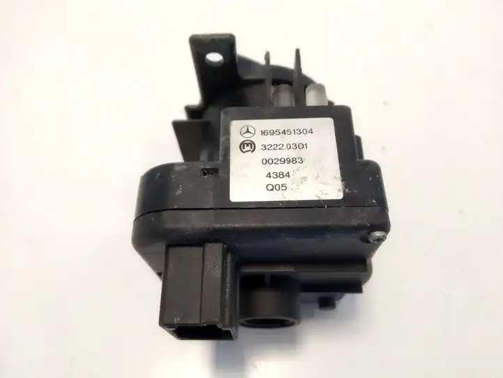 Mercedes-Benz B-class W245 (2005 - 2008) 1695451304 Включатель фонарей — фото 4