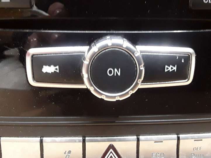 Mercedes-Benz E W212 (2009 - 2016)  A2129002323 Радио/ проигрыватель CD/DVD / навигация