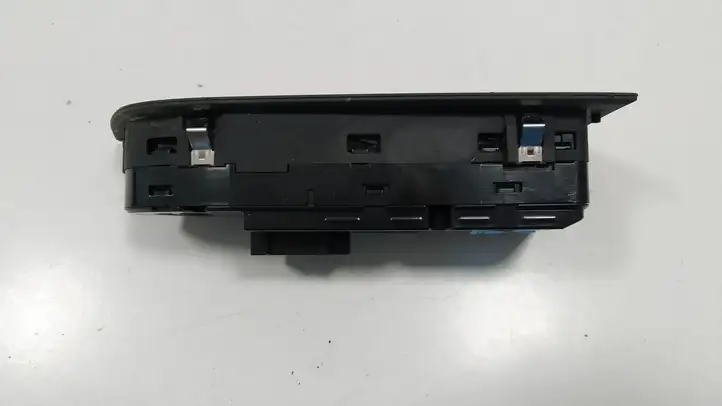 BMW 3 E90 E91 (2005 - 2012) 6948637 Кнопка стеклоподъемников — фото 4