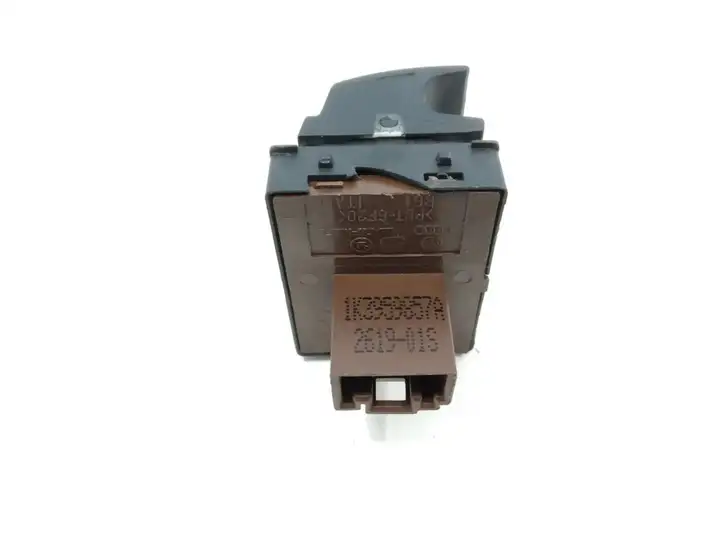Seat Leon (1P) (2005 - 2012) 1K3959857A Кнопка стеклоподъемников — фото 3