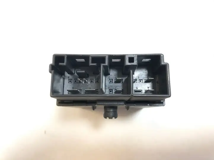 BMW 3 E90 E91 (2005 - 2012) 692643501 Блок управления сиденьем — фото 3