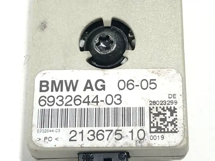 BMW 3 E90 E91 (2005 - 2012) 6932644 Усилитель антенны — фото 3