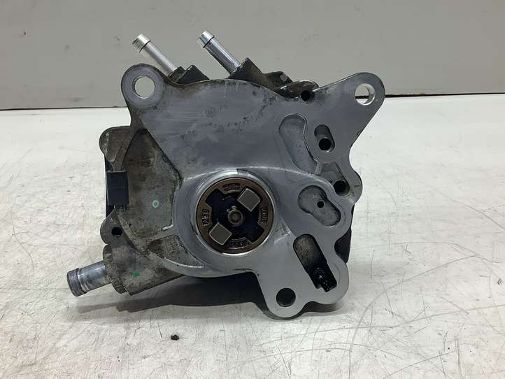 Audi A3/S3 8P (2004 - 2008)  03G145209C Топливный насос