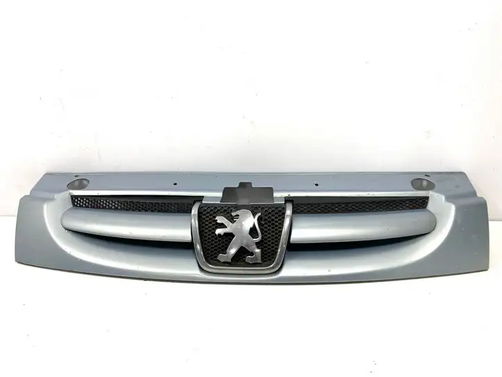 Peugeot Partner (2002 - 2008) 9644758777 Верхняя решетка радиатора — фото 1