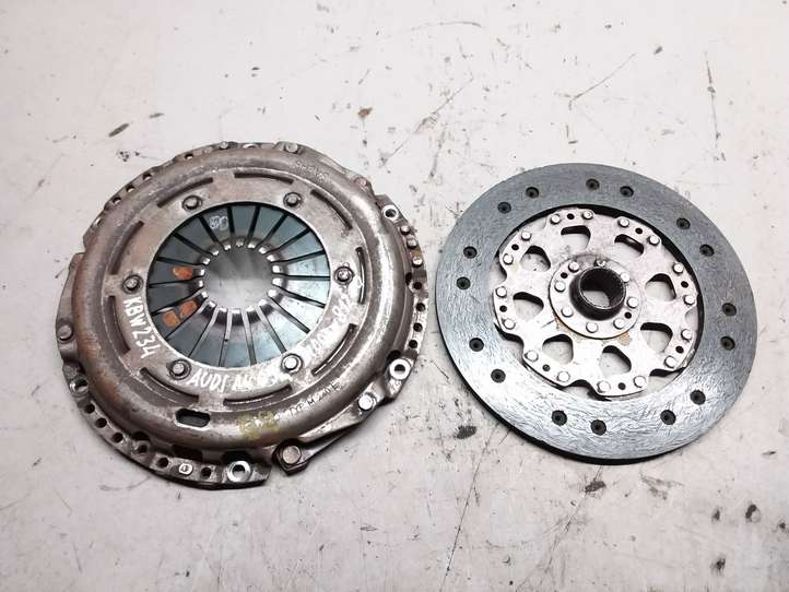 Audi A4 (2007 - 2011)  3082000775 Комплект сцепления