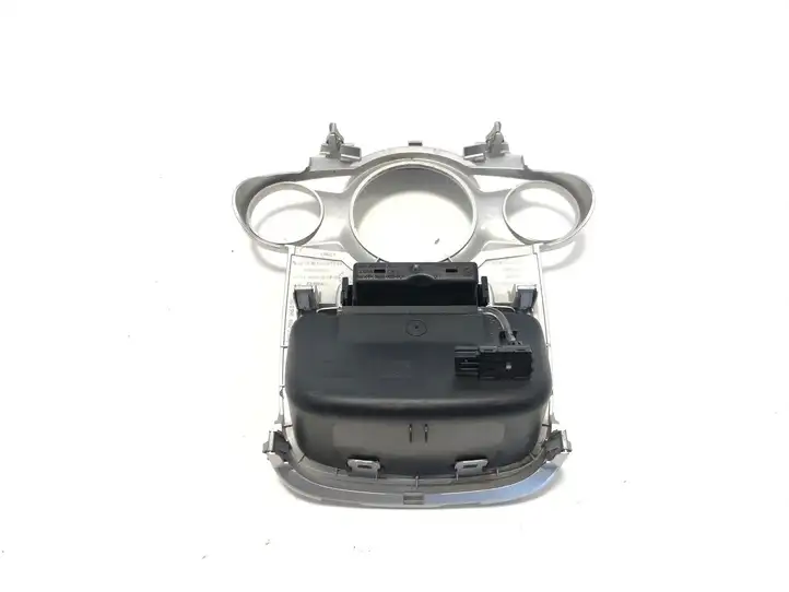Ford Fiesta (2006 - 2008) 8A6118D442BF Отделка блока климат-контроля — фото 2