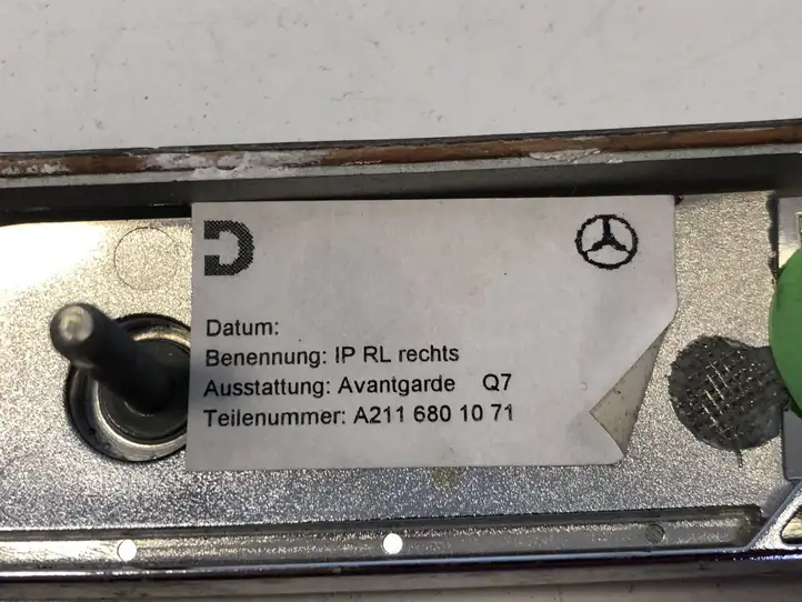 Mercedes-Benz E W211 (2002 - 2009) A2116801071 Декоративная планка — фото 3