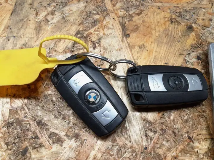 BMW 1 E81 E87 (2004 - 2011)  8506281 Комплект зажигания