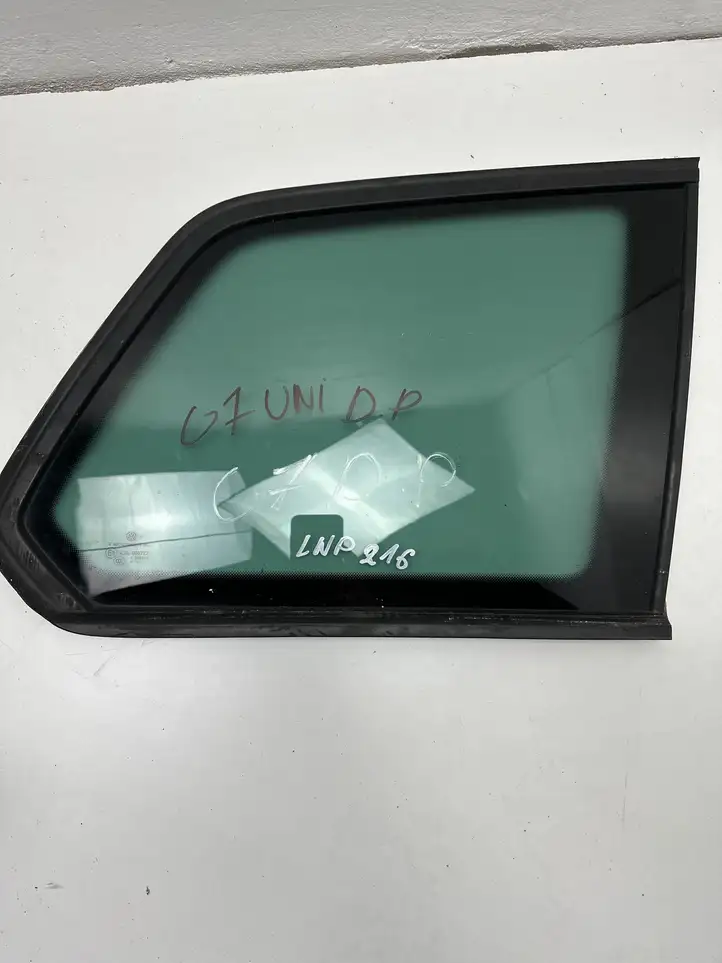 Volkswagen Golf VII (2013 - 2019)  5G9845298F Заднее боковое стекло кузова