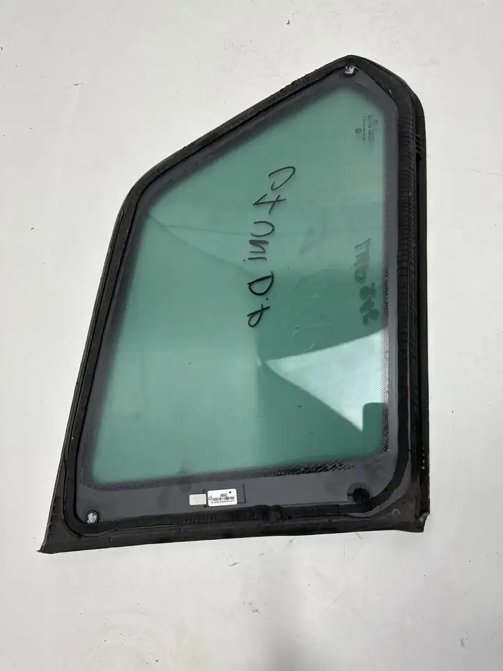 Volkswagen Golf VII (2013 - 2019)  5G9845298F Заднее боковое стекло кузова