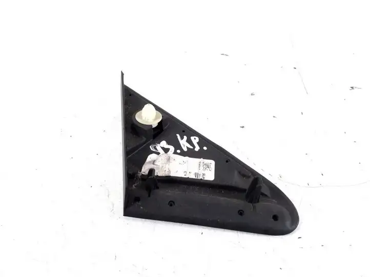 Toyota Avensis T250 (2006 - 2009)  60118-05010 Другая внешняя деталь