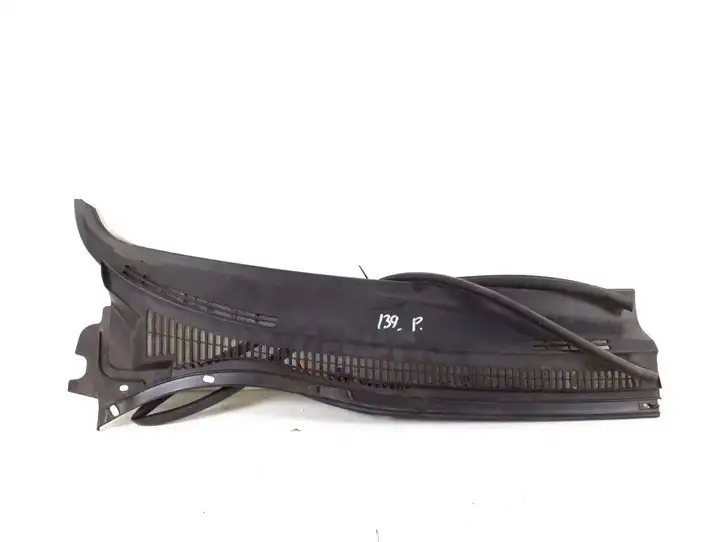 Toyota Avensis T250 (2003 - 2006) 55781-05061 Жабо стеклоочистителей — фото 1