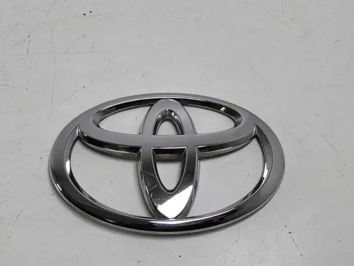 Toyota Auris 150 (2006 - 2012) 75312-0D010 Эмблема автомобиля — фото 1
