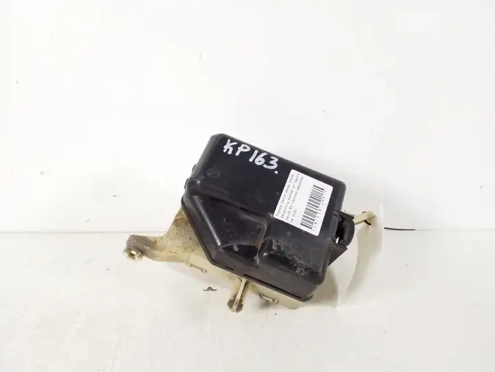 Toyota Yaris Verso (1999 - 2005) 82741-52010 Блок предохранителей — фото 1