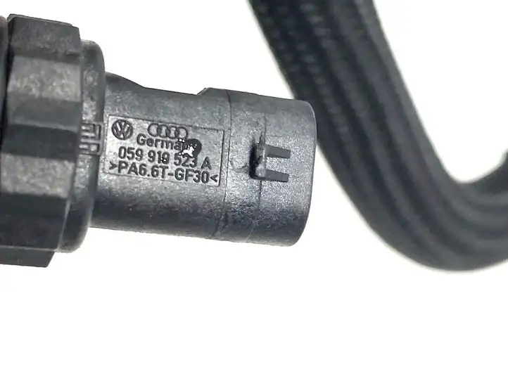 Audi A3/S3 8P (2008 - 2013) 059919523 Трубка топливной системы — фото 2