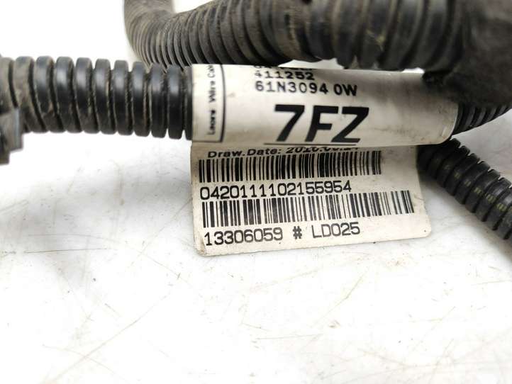 Opel Astra (2009 - 2012)  13306059 Другой проводник