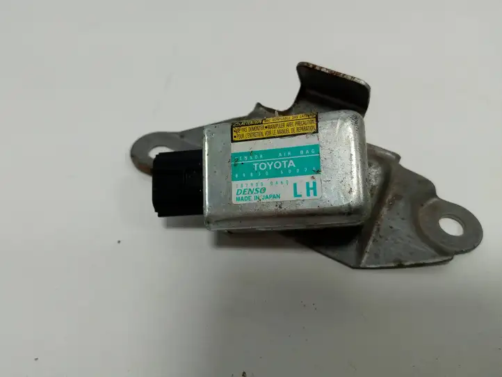 Toyota Land Cruiser (J120) (2002 - 2009) 8983060020 Датчик удара SRS — фото 1