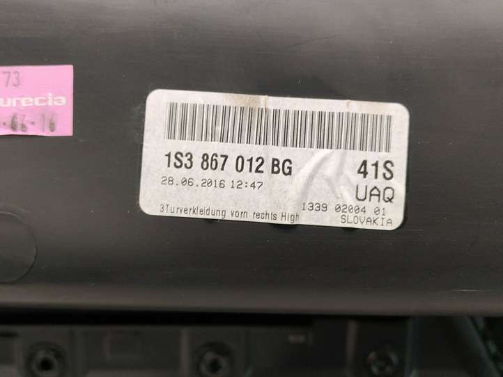 Volkswagen up! (2011 - )  1S3867012BG Обшивка передней двери