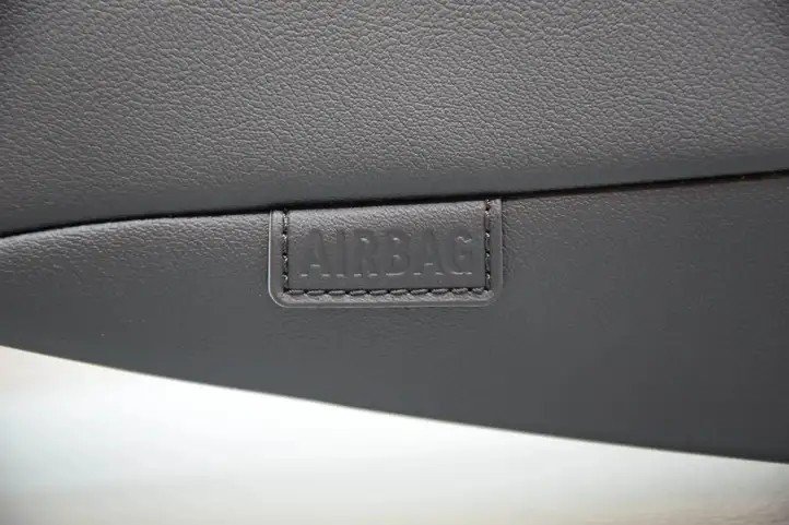 BMW (2025 - ) 1601800 Подушка безопасности задней двери — фото 7