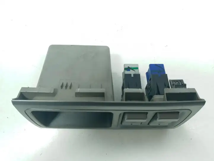 Honda FR-V (2004 - 2009) 77285SJDG020 Включатель обогрева — фото 2