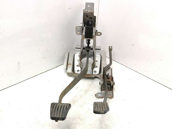 Chevrolet Tacuma (2000 - 2008)  DA041555 Педаль