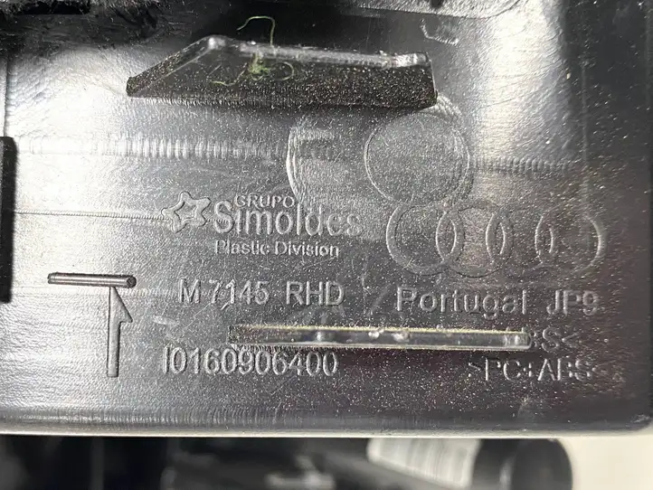 Audi Q3 8U (2011 - 2014) 8U2857035 Вещевой ящик — фото 5