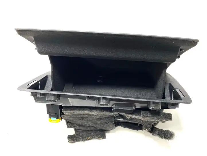 Audi Q3 8U (2011 - 2014) 8U2857035 Вещевой ящик — фото 6