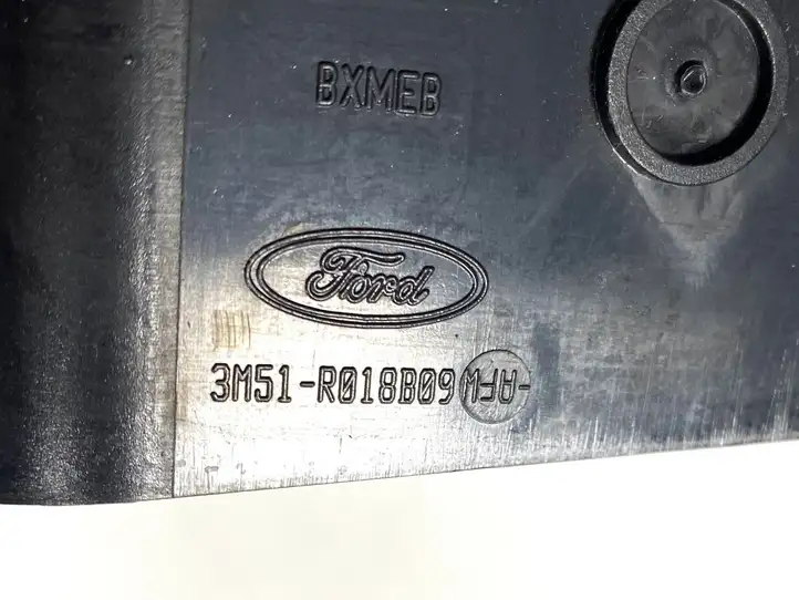 Ford Kuga I (2008 - 2012) 3M51R018B09 Боковой воздушный дефлектор — фото 2