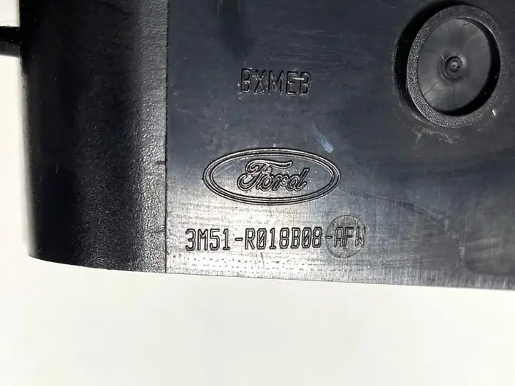 Ford Kuga I (2008 - 2012) 3M51R018B08 Боковой воздушный дефлектор — фото 2