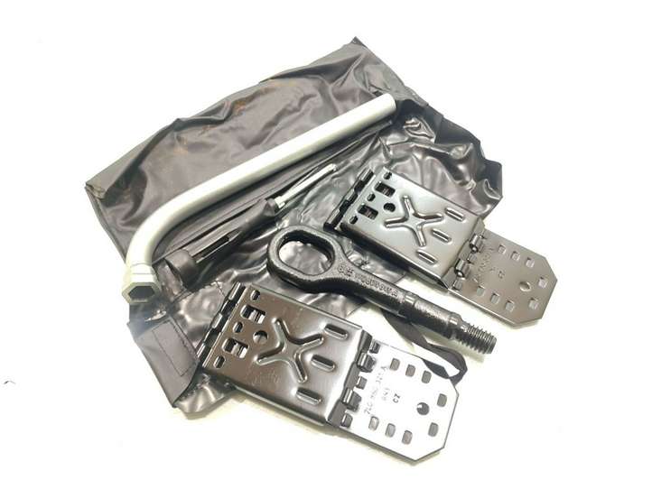 Audi Q5 (2008 - 2012)  7L0860321A Комплект инструментов