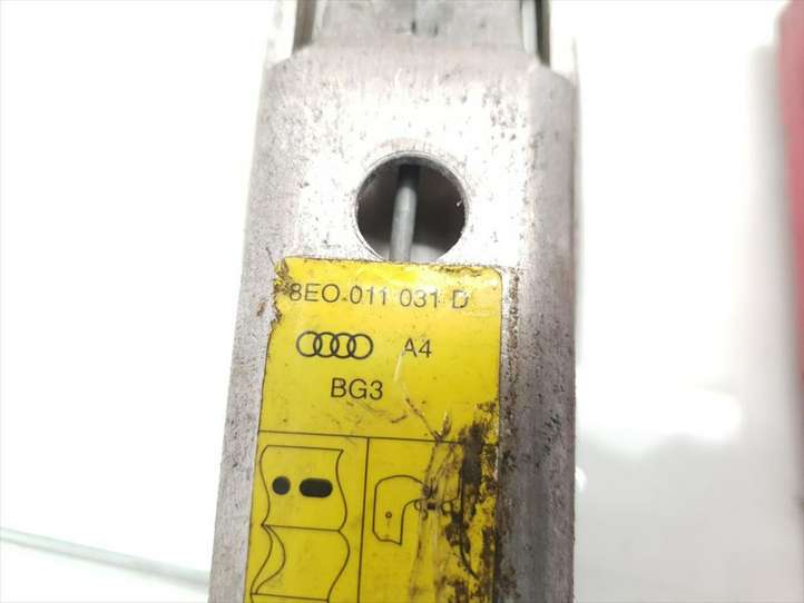 Audi A4 (2000 - 2006)  8EO011031D Домкрат (данкрат)