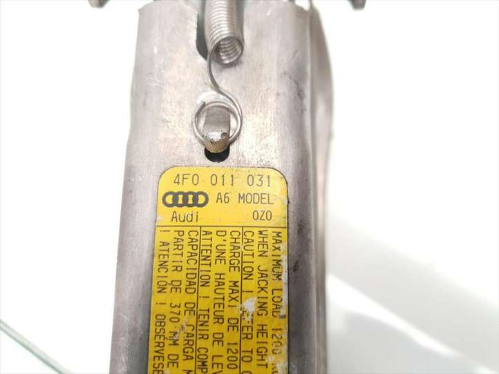 Audi A6 (2001 - 2004)  4F0011031 Домкрат (данкрат)