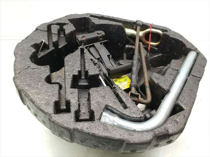 Volkswagen  New Beetle (1997 - 2005)  1J0012115Q Комплект инструментов
