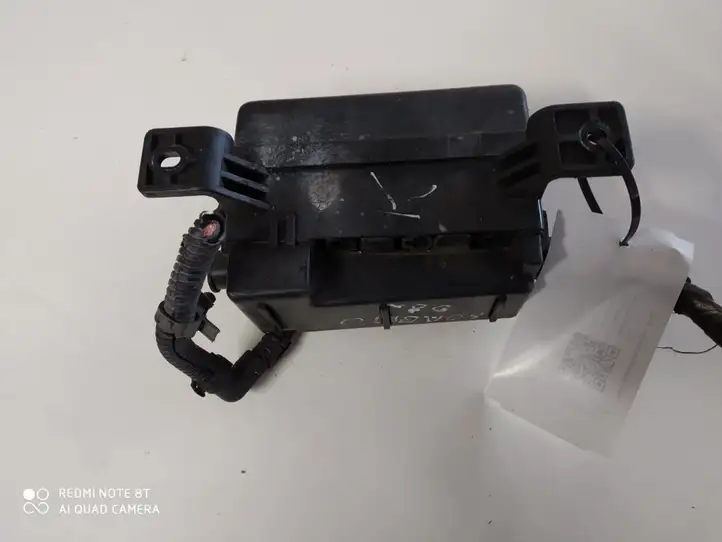 Kia Sorento (2006 - 2009) OK53A67BX1 Блок монтирования реле — фото 2
